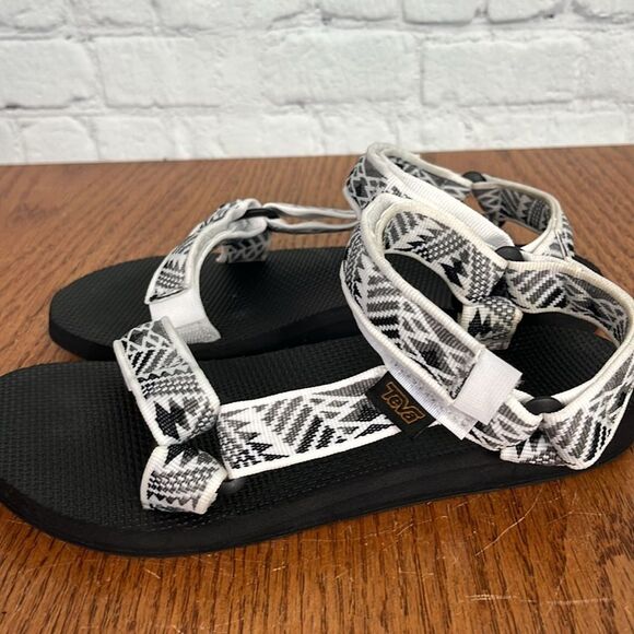 Teva Midform Universal Hallon B&W Sport Sandals with Geometric Straps Size 6 - Picture 3 of 5